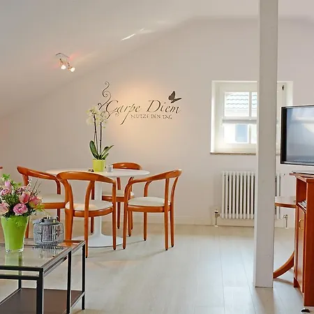 Hotel Garni Kaiserstuhl 3*