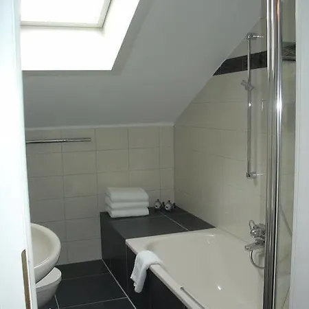 Hotel Garni Kaiserstuhl 3*