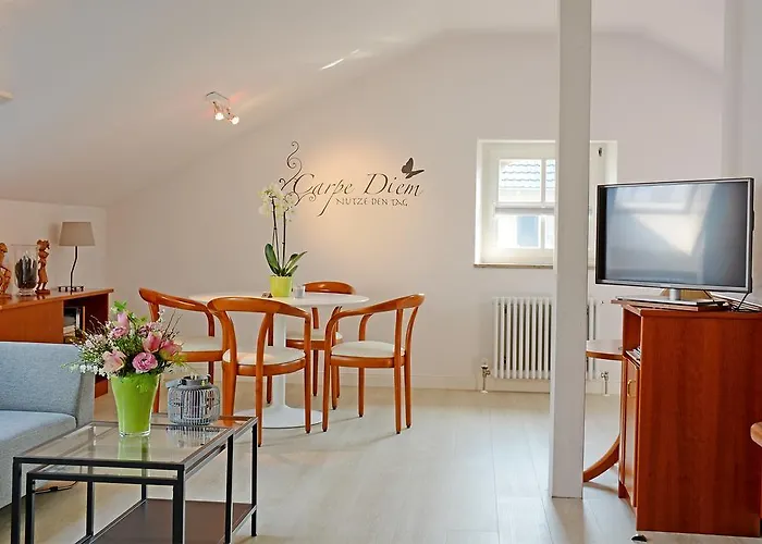 Hotel Garni Kaiserstuhl 3*